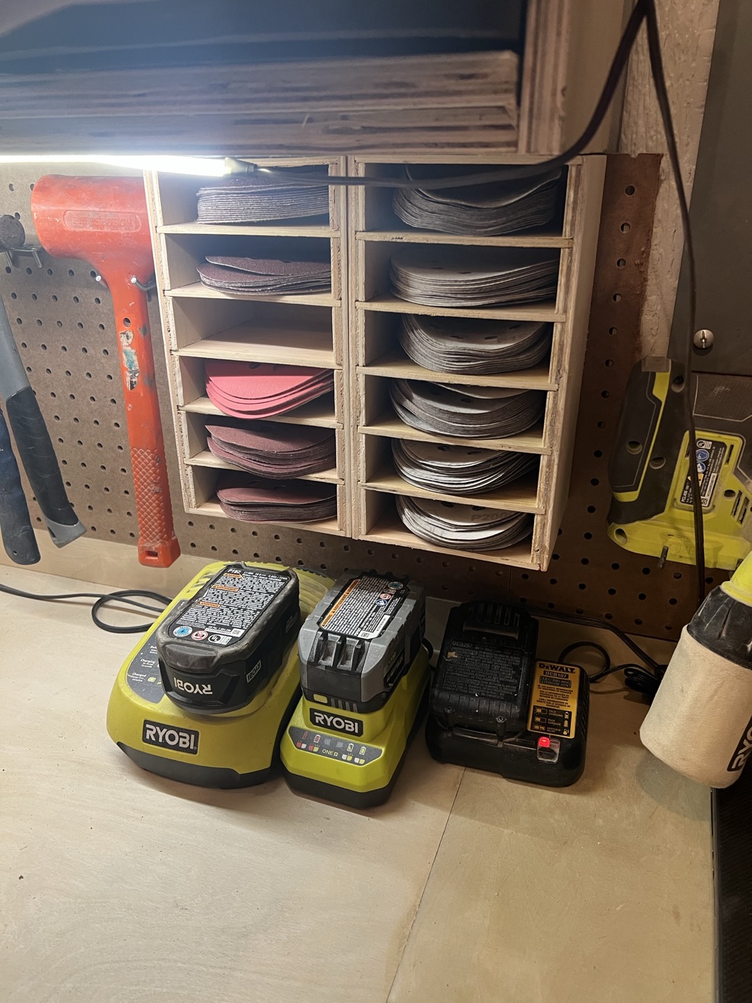 Sandpaper rack